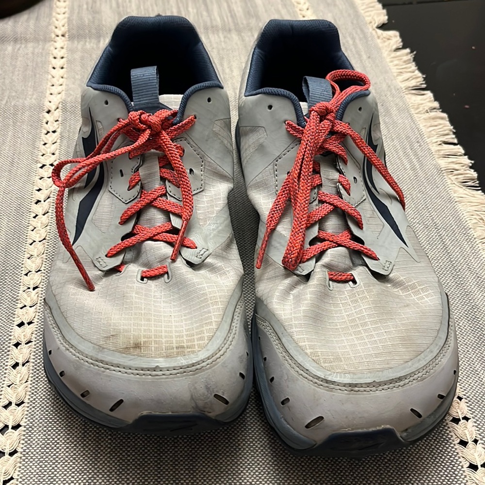 Men’s Altra Lone Peak 6